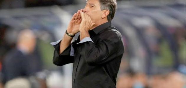 مدرب فلومينينسي يتحدى الهلال برسالة حماسية: “المال لا يُسجّل الأهداف”